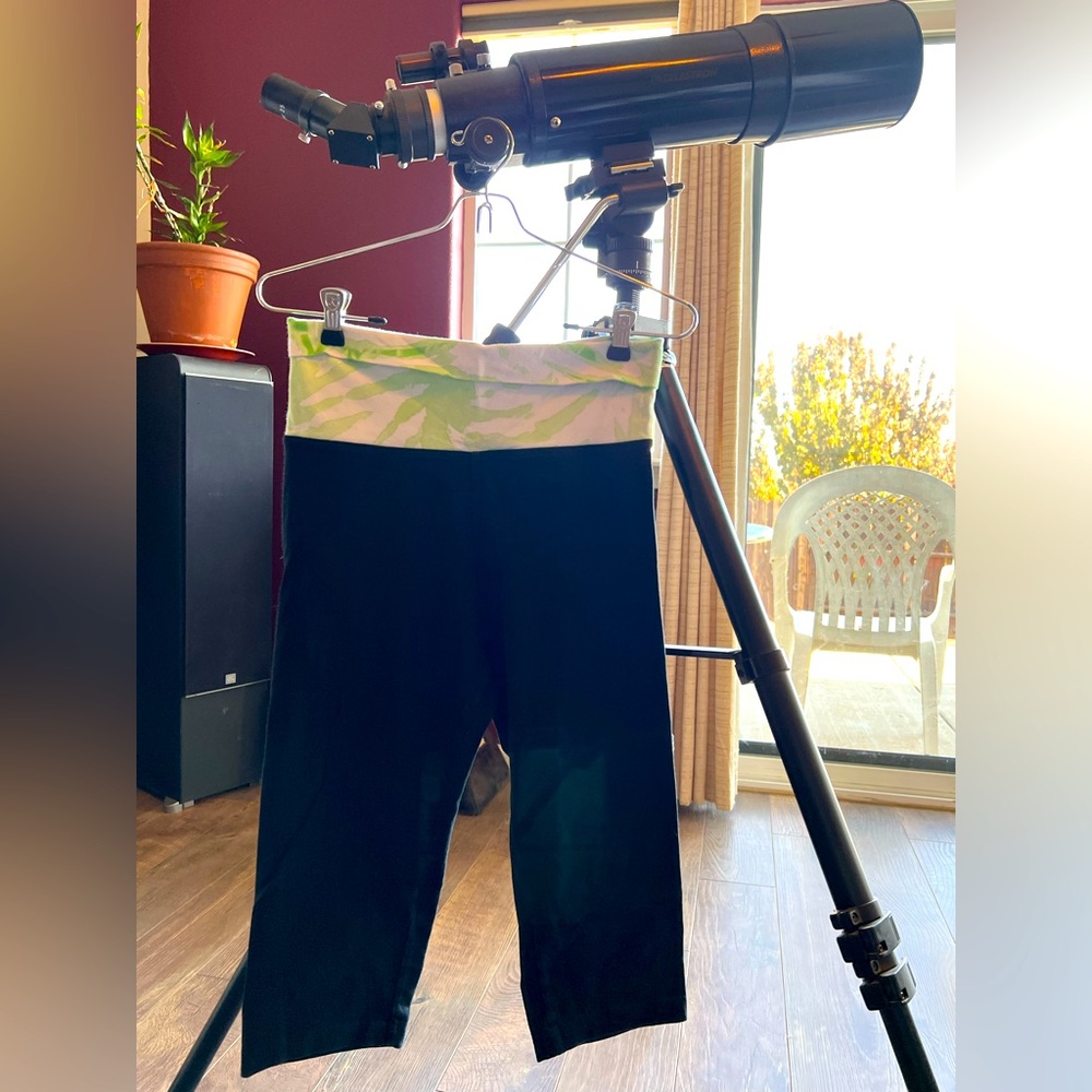 HARD TAIL BLACK EXERCISE SHORTS W/ TIE DIE ROLL DOWN TOP WHITE & GREEN